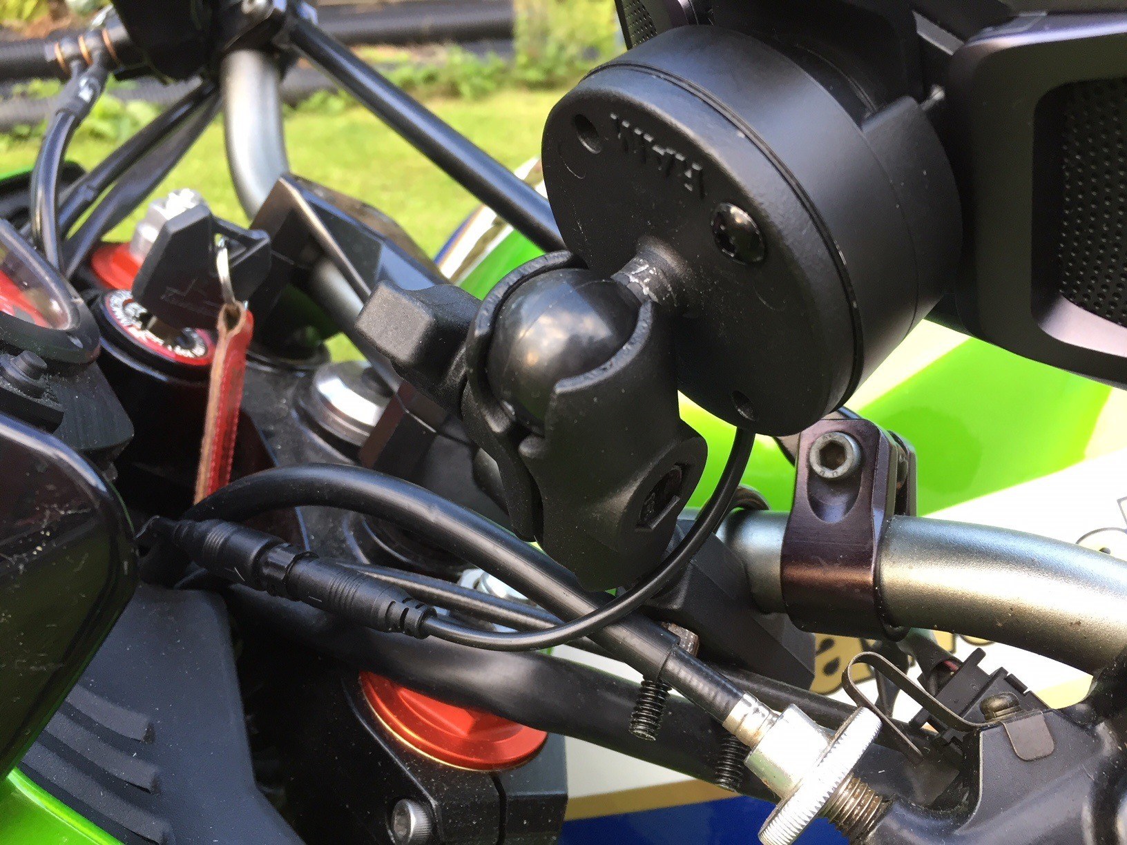 tomtom rider 550 mounting kit