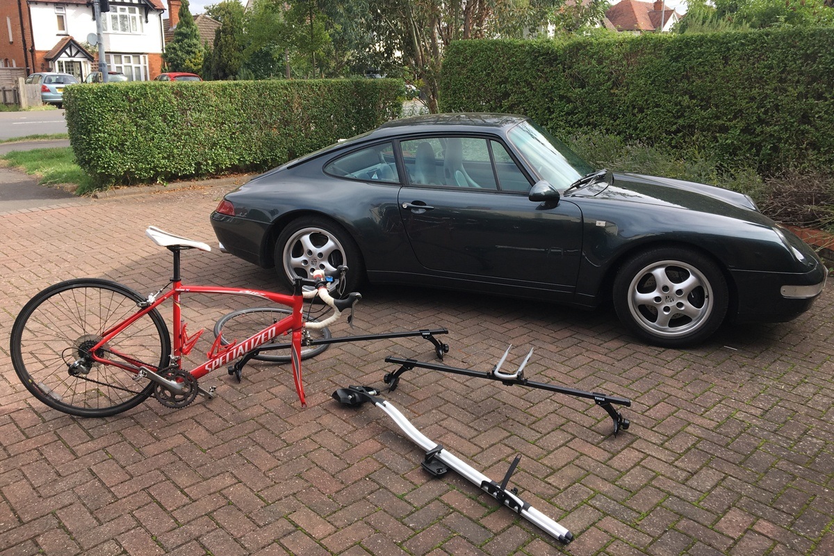 Review Thule Raingutter bike rack for older classic cars