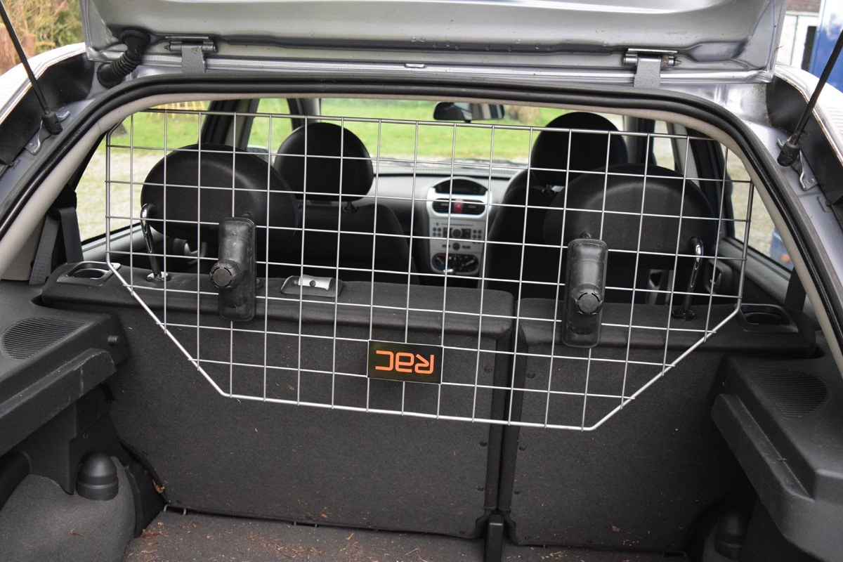 Car best sale dog guard