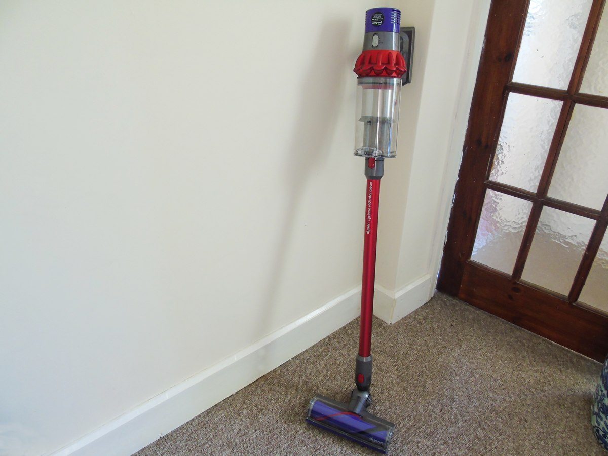 Dyson v10 total clean review sale