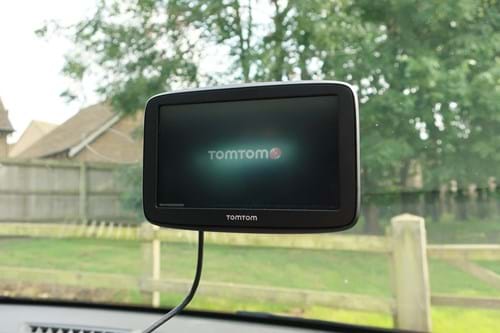  TomTom Go 52 5-Inch GPS Navigation Device with Wi-Fi